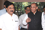 With Andhra Pradesh and Telengana Governor Shri E. S. L. Narasimhan during his visit to the Institution of Engineers (India), Karnataka State Centre, 2015.