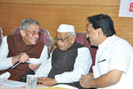 With former Union Minister Shri M. V. Rajashekaran and Gandhi Bhavan President Dr. H. Srinivasaiah at a function in Gandhi Bhavan.